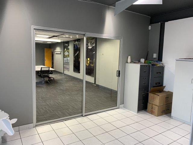To Let Commercial Property for Rent in Paarden Eiland Western Cape